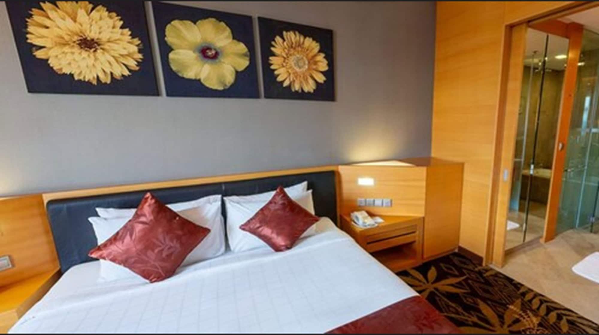 St Giles Gardens Hotel Kuala Lumpur Exterior photo A bedroom at the hotel