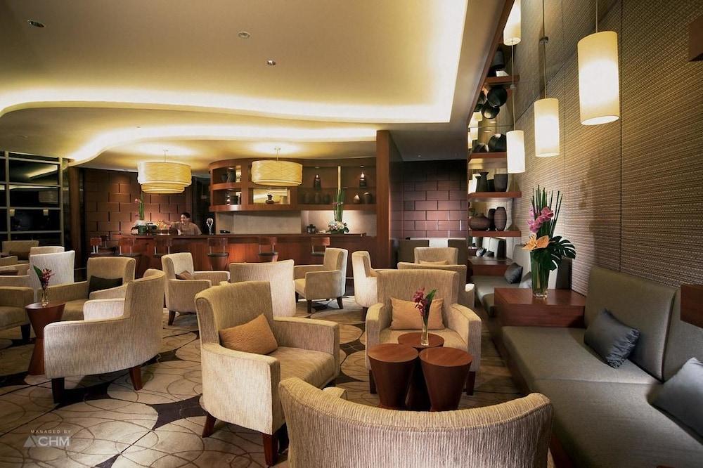 St Giles Gardens Hotel Kuala Lumpur Exterior photo The lounge at the airport