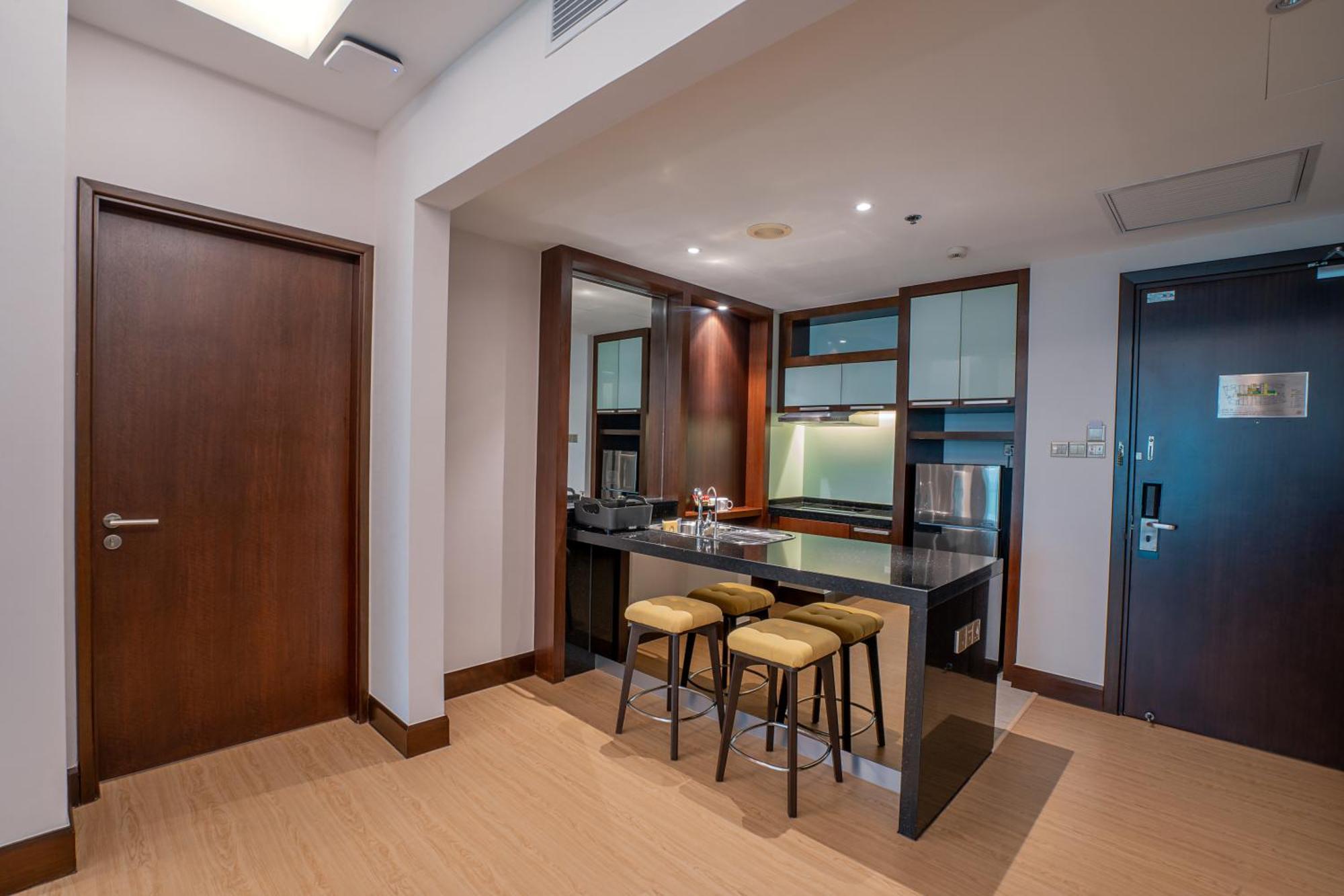 St Giles Gardens Hotel Kuala Lumpur Exterior photo A kitchen in a serviced apartment in Kuala Lumpur, Malaysia